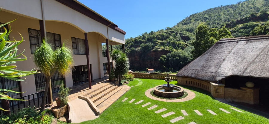 11 Bedroom Property for Sale in Groot Marico North West
